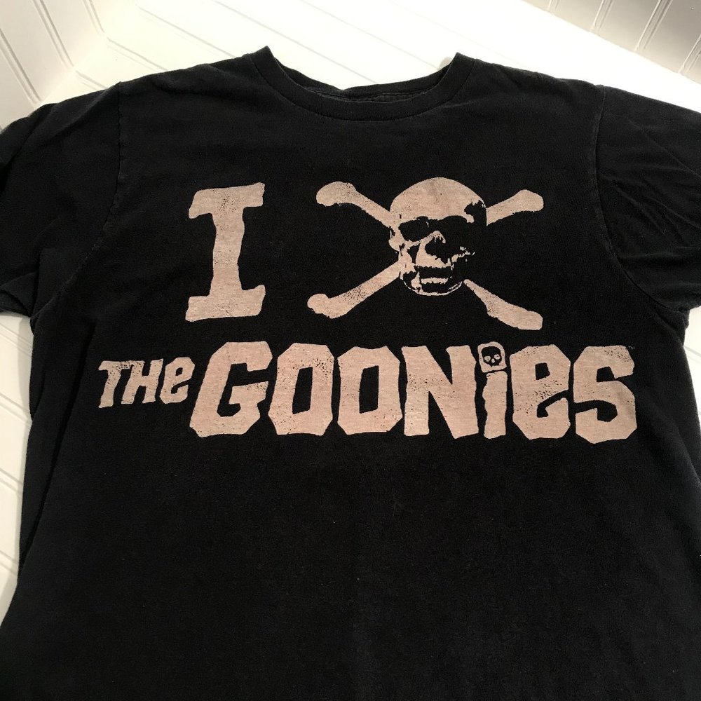 I *SKULL & CROSSBONES* THE GOONIES T-Shirt Size M
